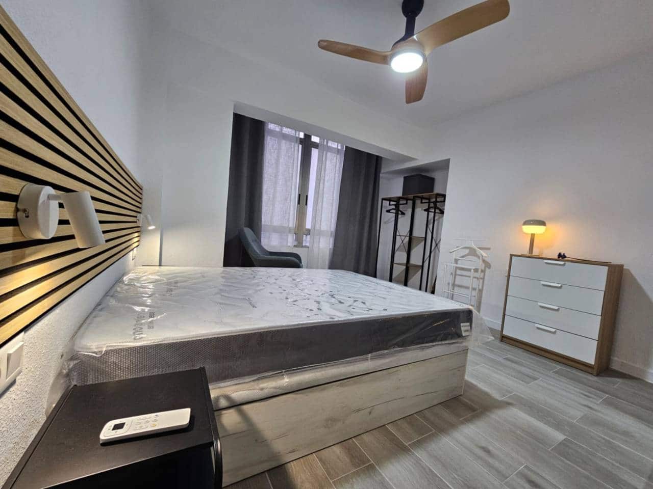 2 quarto Apartamento para arrendar em Alicante cidade - 1 000 € (Ref: 9467947)