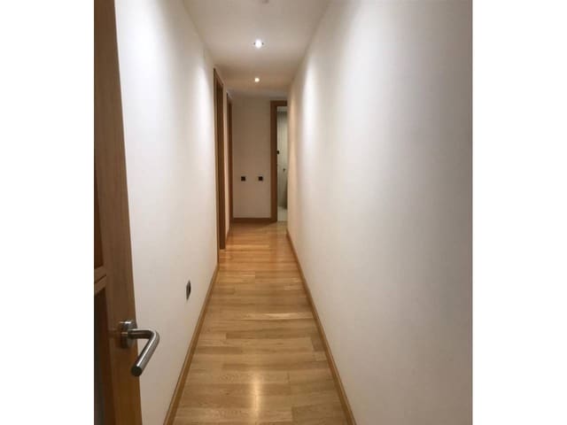 3 quarto Apartamento para arrendar em Alicante cidade com garagem - 1 500 € (Ref: 9490975)