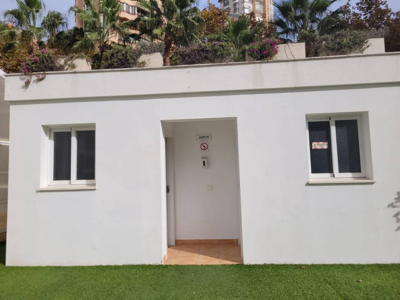 2 bedroom Flat for sale in Benidorm with pool garage - € 310,000 (Ref: 9511139)