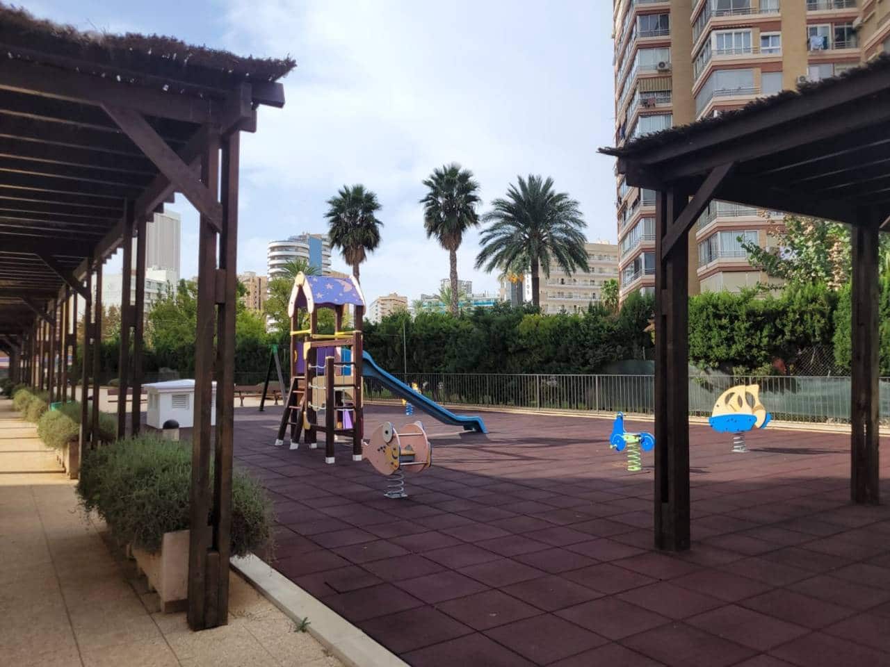 2 bedroom Flat for sale in Benidorm with pool garage - € 310,000 (Ref: 9511139)