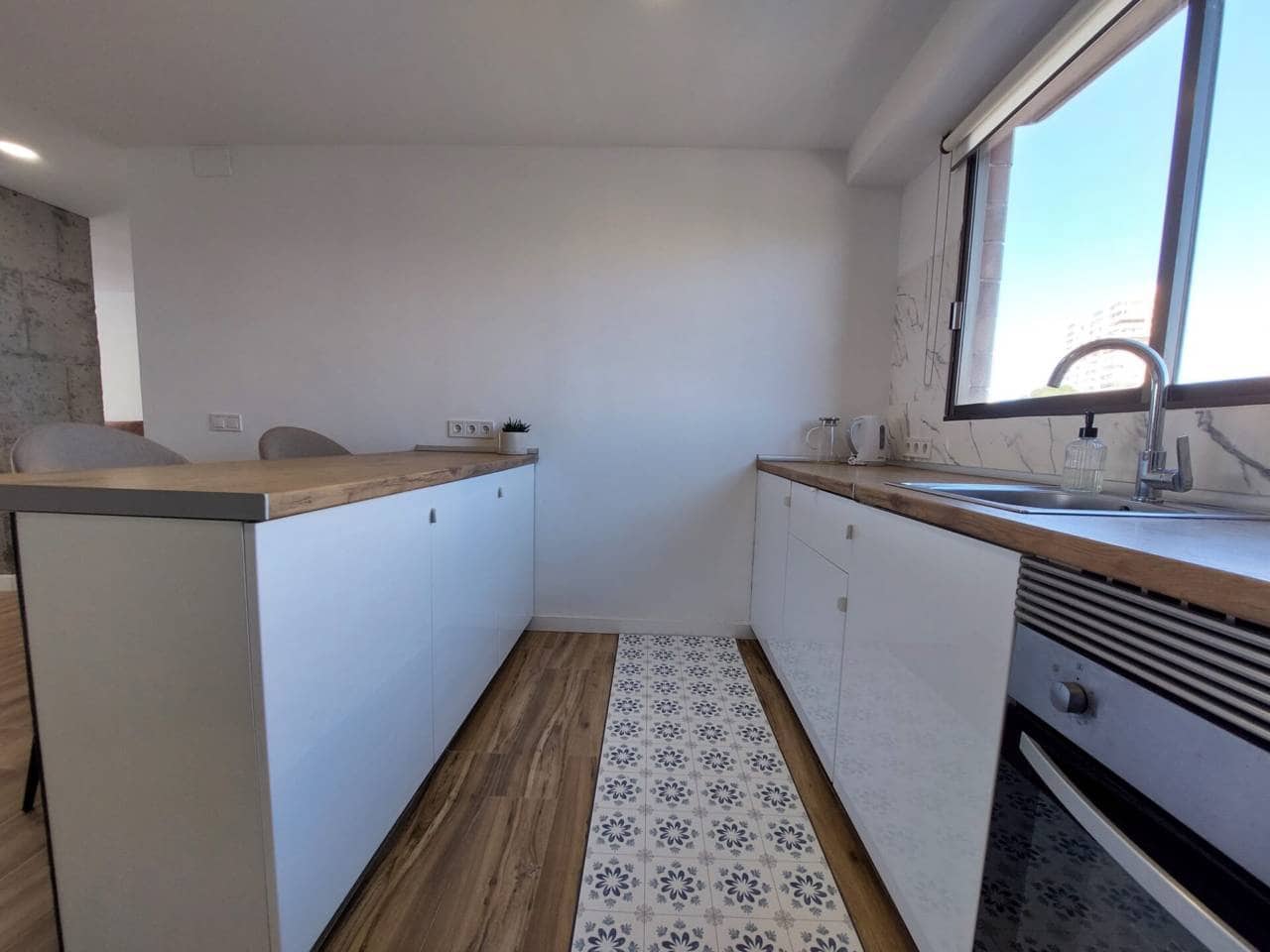 Appartement de 3 chambres à louer à Alicante ville avec piscine garage - 1 600 € (Ref: 9532628)