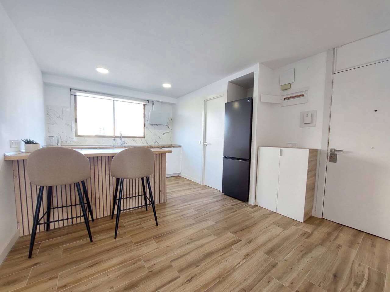 Appartement de 3 chambres à louer à Alicante ville avec piscine garage - 1 600 € (Ref: 9532628)