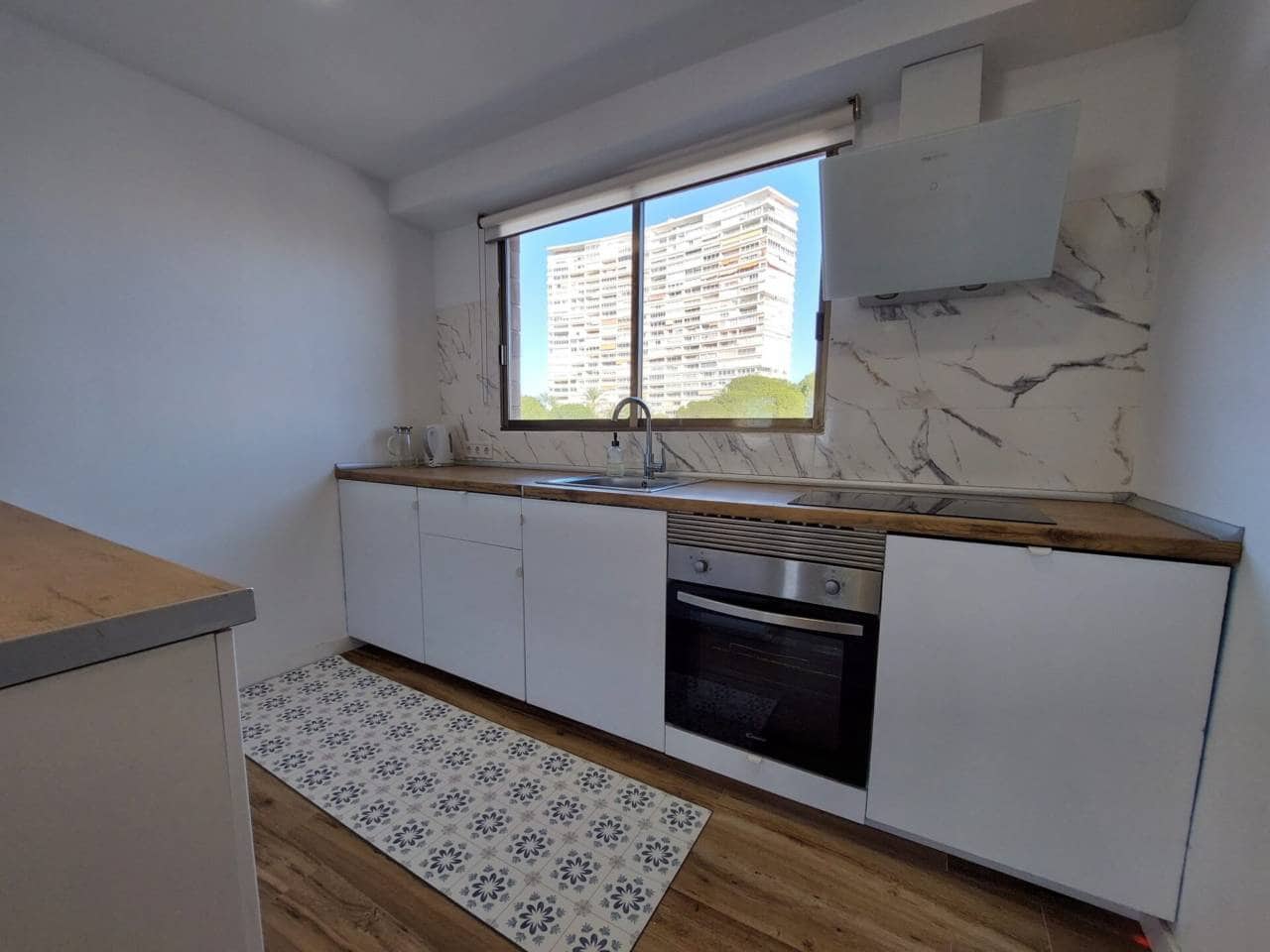 Appartement de 3 chambres à louer à Alicante ville avec piscine garage - 1 600 € (Ref: 9532628)