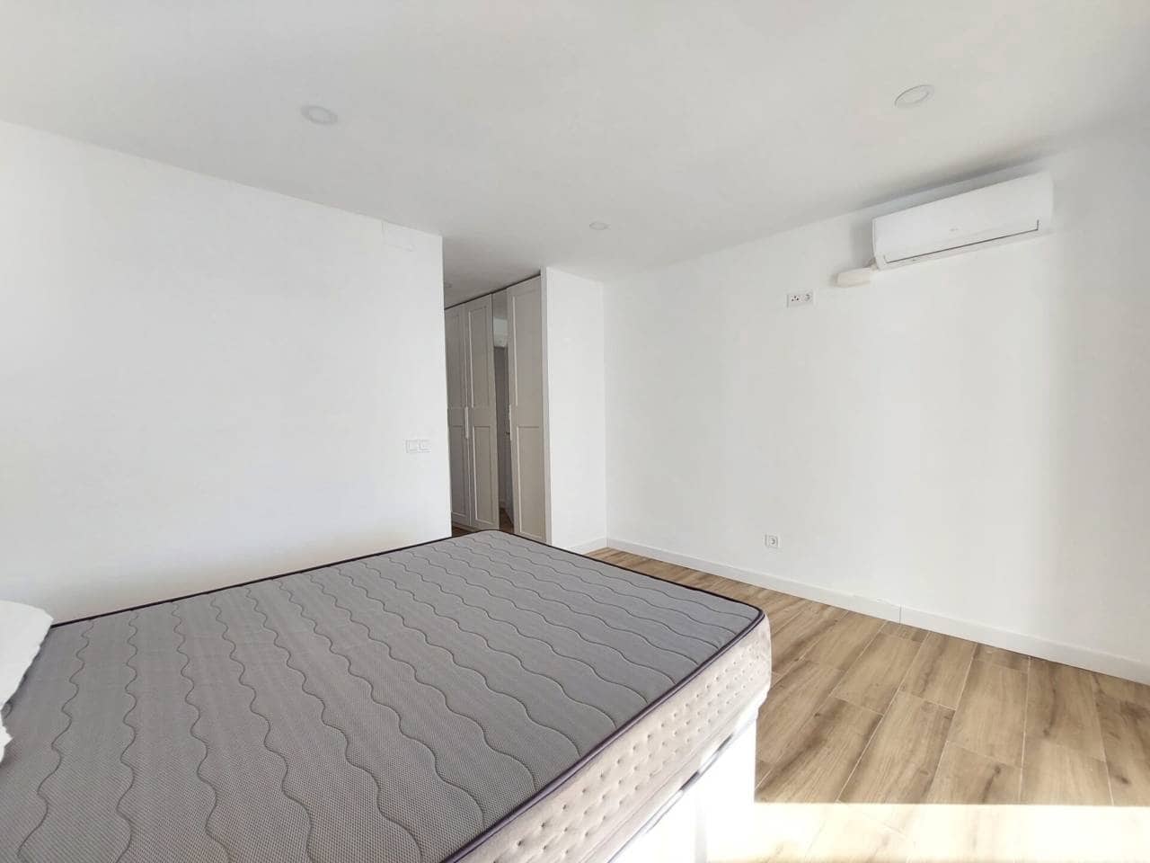 Appartement de 3 chambres à louer à Alicante ville avec piscine garage - 1 600 € (Ref: 9532628)