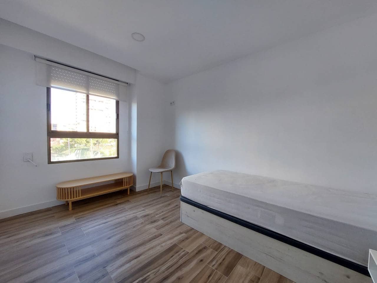 Appartement de 3 chambres à louer à Alicante ville avec piscine garage - 1 600 € (Ref: 9532628)