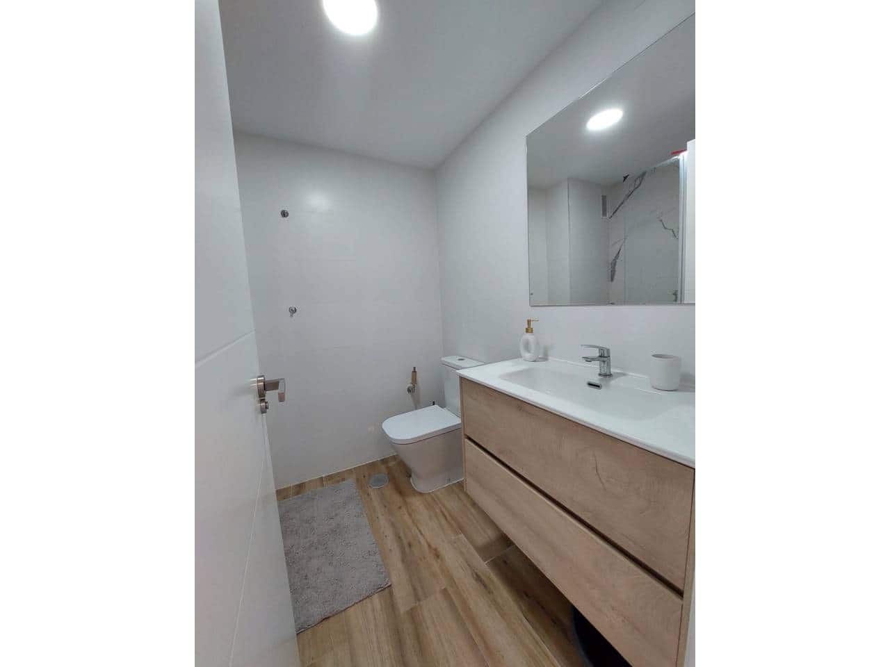 Appartement de 3 chambres à louer à Alicante ville avec piscine garage - 1 600 € (Ref: 9532628)