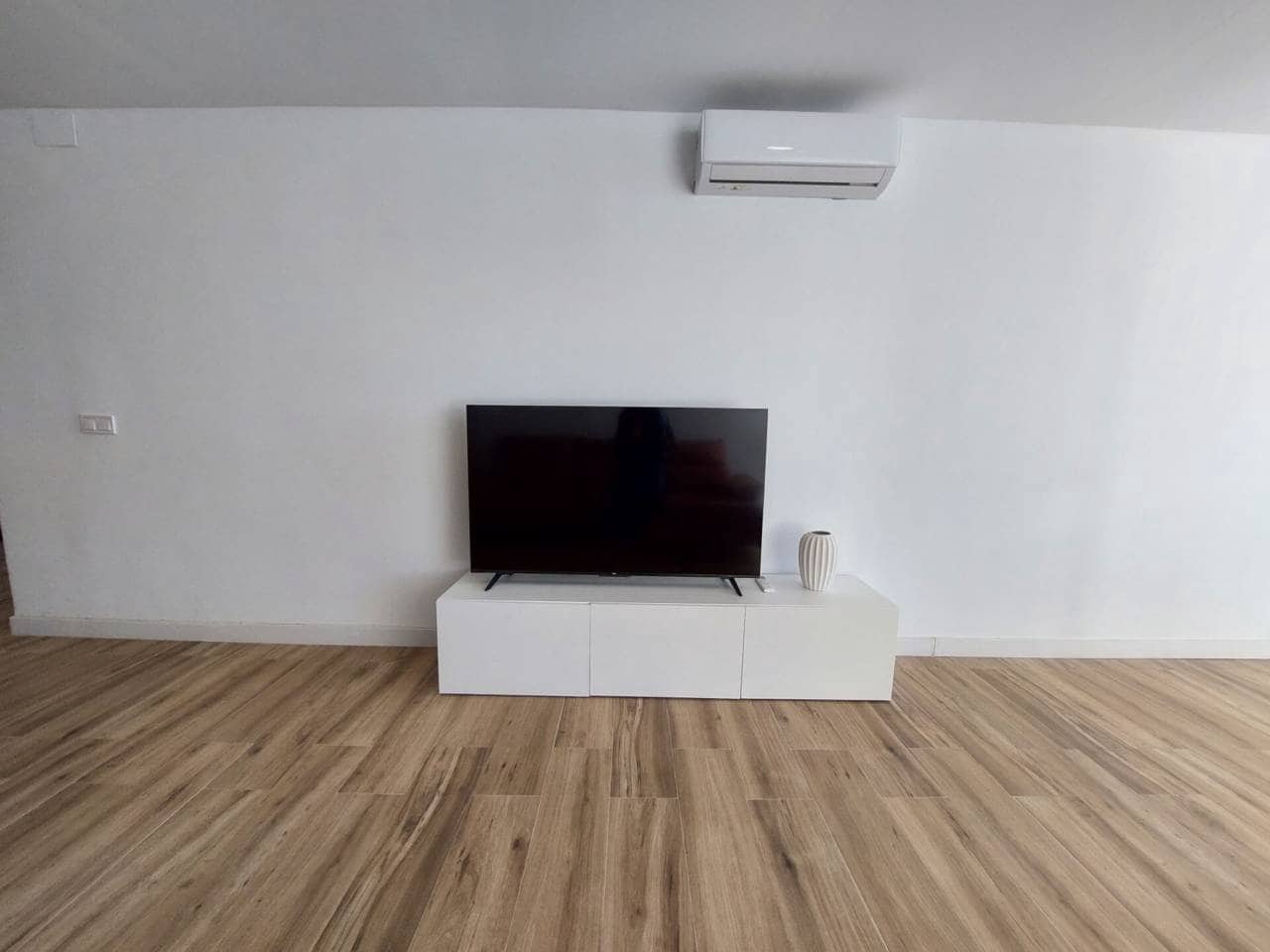 Appartement de 3 chambres à louer à Alicante ville avec piscine garage - 1 600 € (Ref: 9532628)