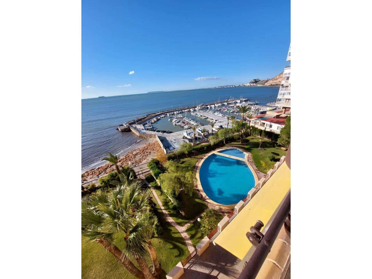 Appartement de 3 chambres à louer à Alicante ville avec piscine garage - 1 600 € (Ref: 9532628)