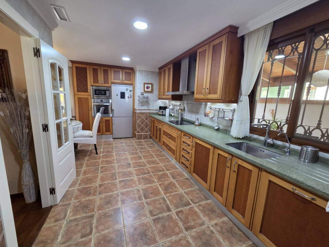 5 soveværelse Villa til salg i Playa de San Juan med swimmingpool garage - € 1.250.000 (Ref: 9540578)