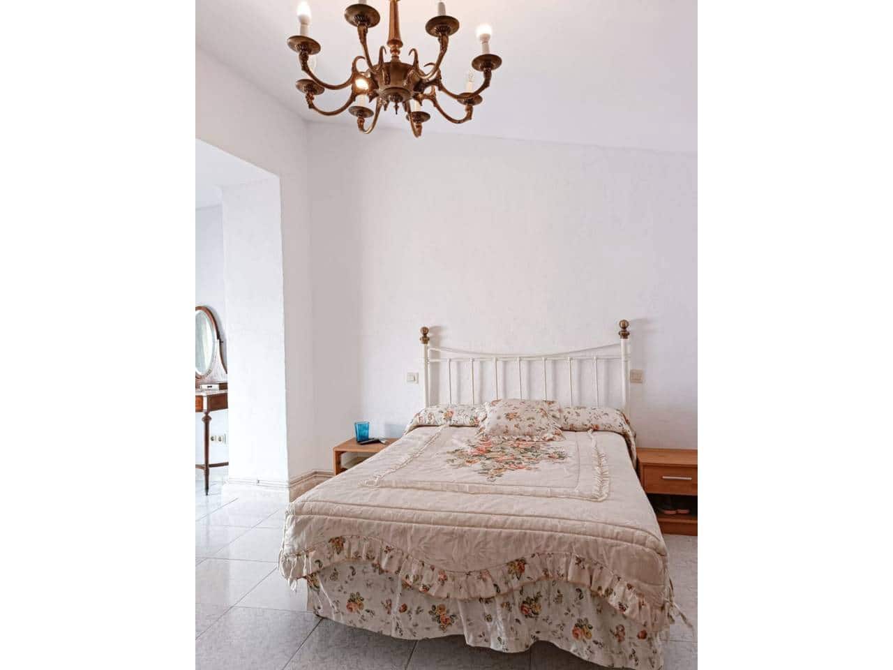 7 soveværelse Byhus til salg i Confrides - € 199.900 (Ref: 9564051)