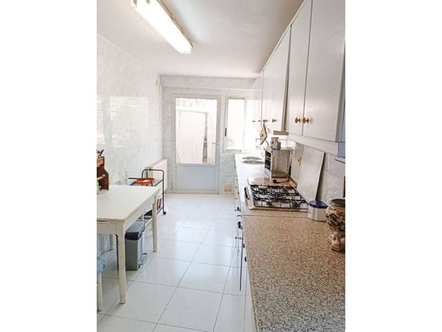 7 soveværelse Byhus til salg i Confrides - € 199.900 (Ref: 9564051)