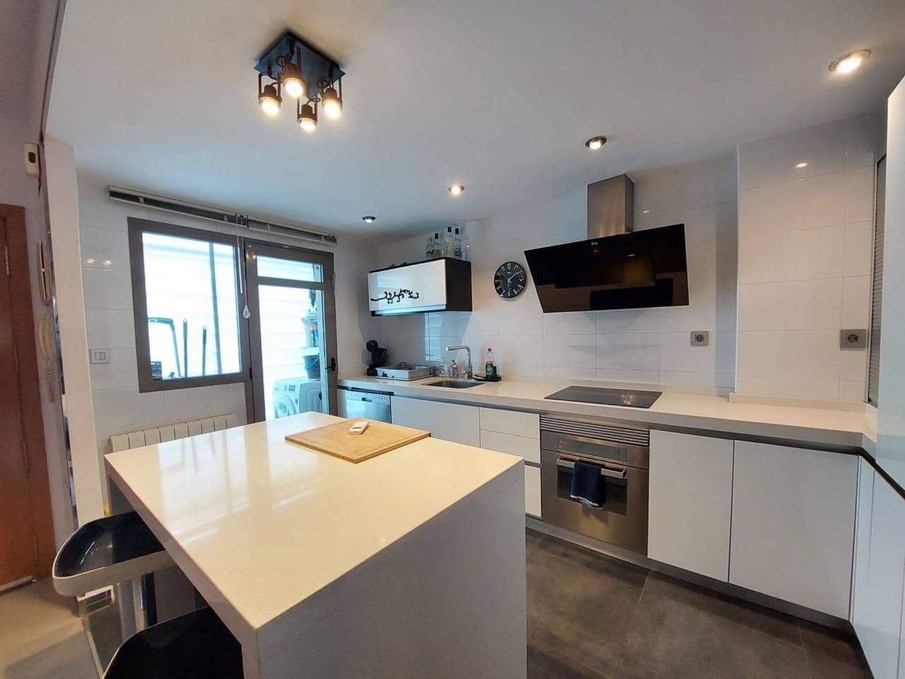 5 bedroom Bungalow for rent in Alicante / Alacant city with pool garage - € 2,500 (Ref: 9594508)