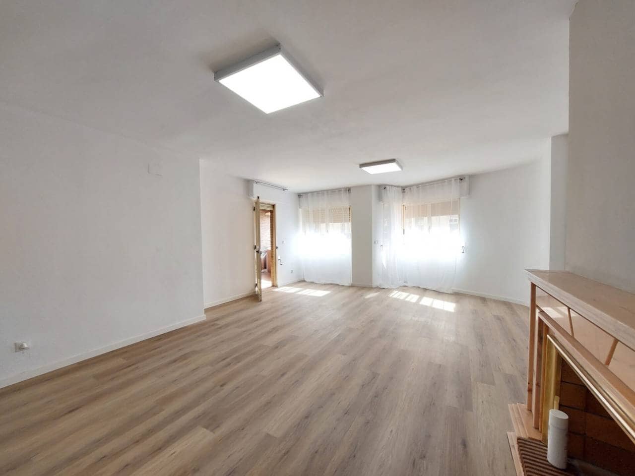 4 bedroom Flat for rent in Alicante / Alacant city - € 1,500 (Ref: 9688464)