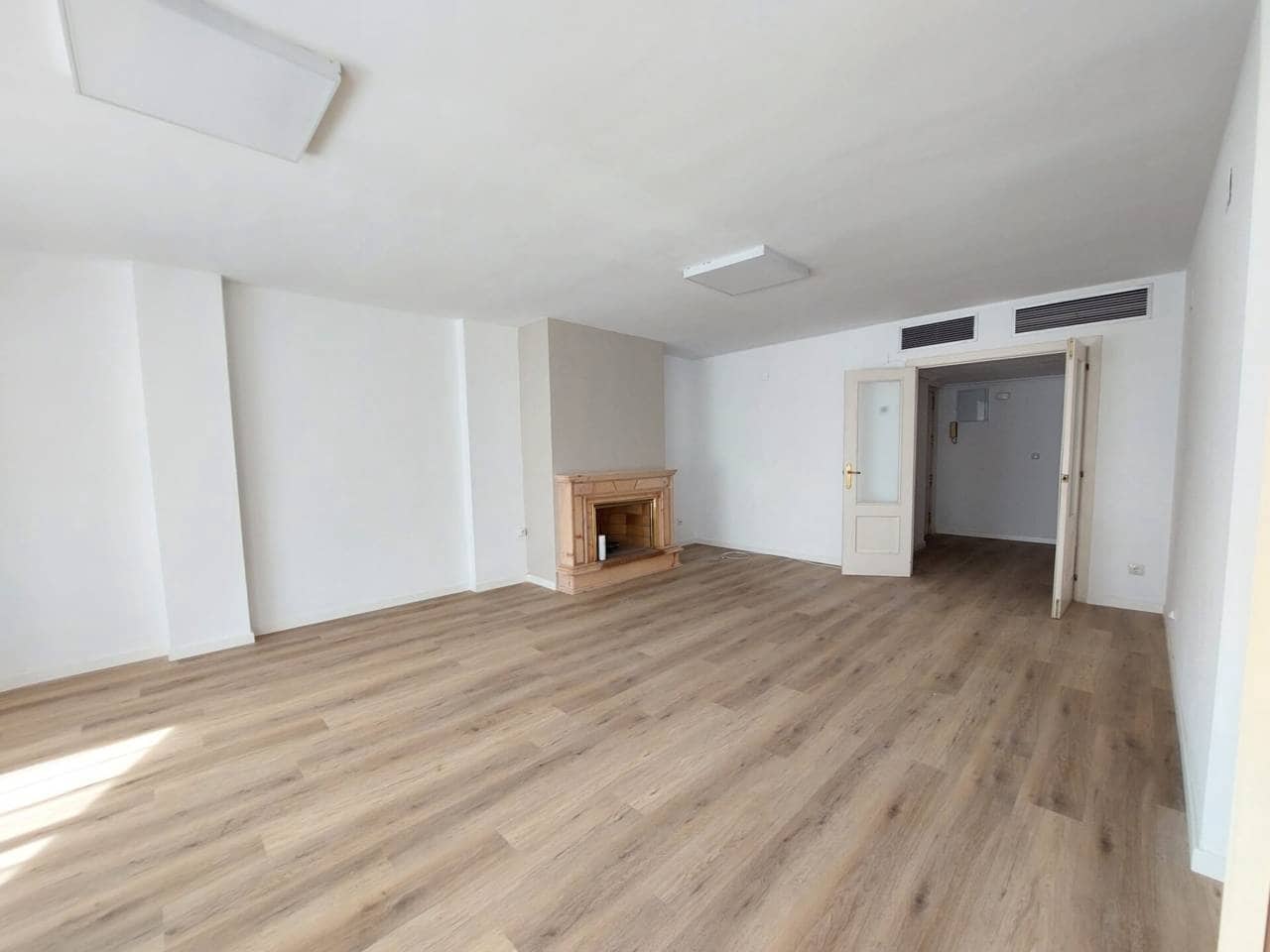 4 bedroom Flat for rent in Alicante / Alacant city - € 1,500 (Ref: 9688464)