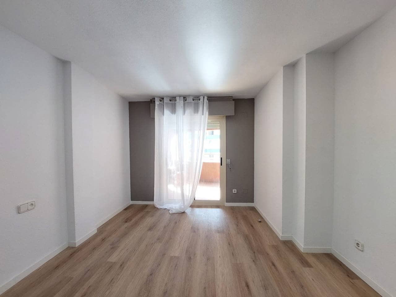 4 bedroom Flat for rent in Alicante / Alacant city - € 1,500 (Ref: 9688464)