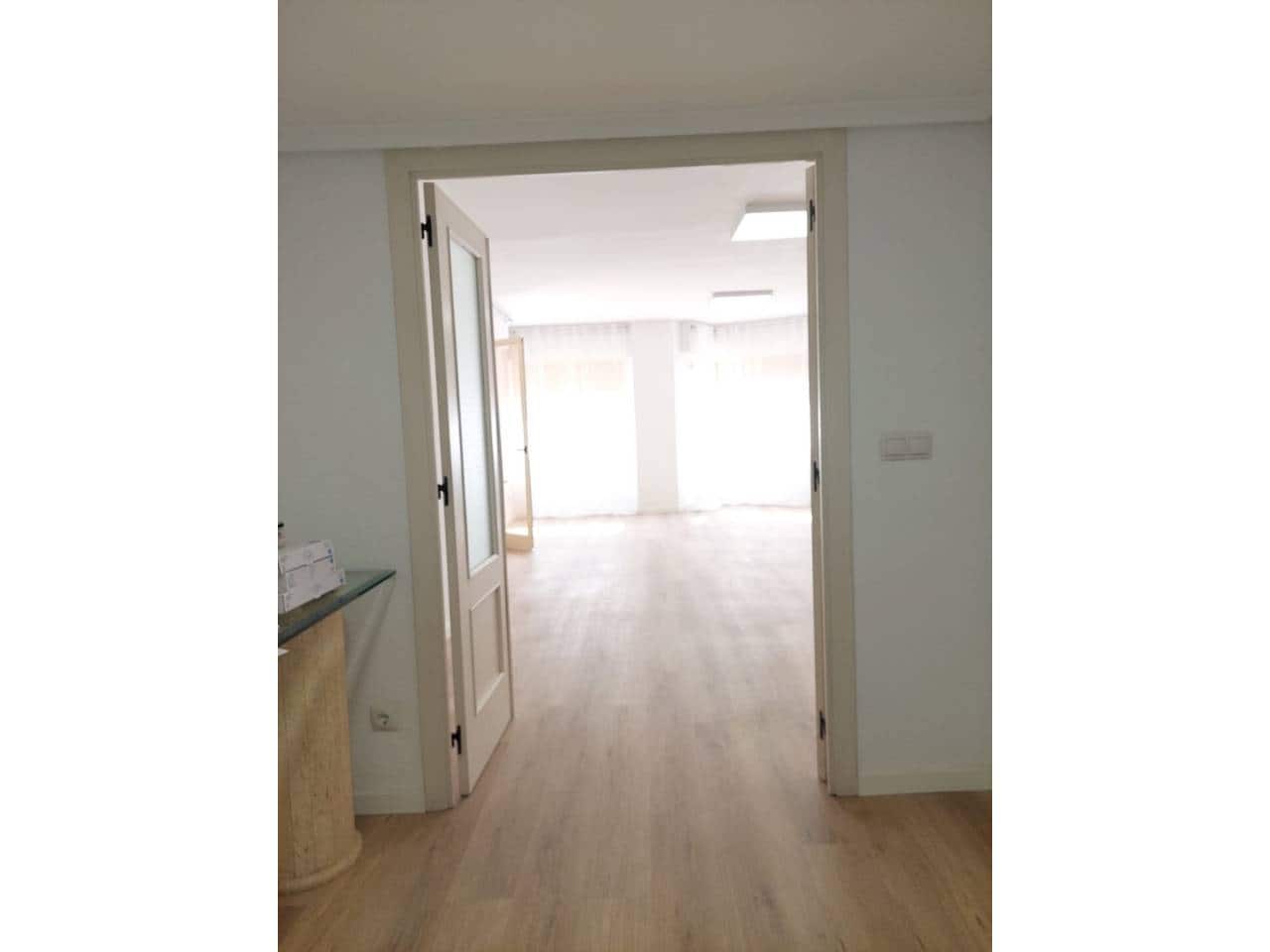 4 bedroom Flat for rent in Alicante / Alacant city - € 1,500 (Ref: 9688464)