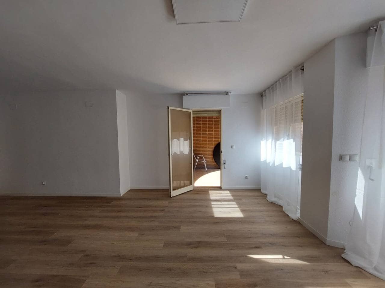 4 bedroom Flat for rent in Alicante / Alacant city - € 1,500 (Ref: 9688464)