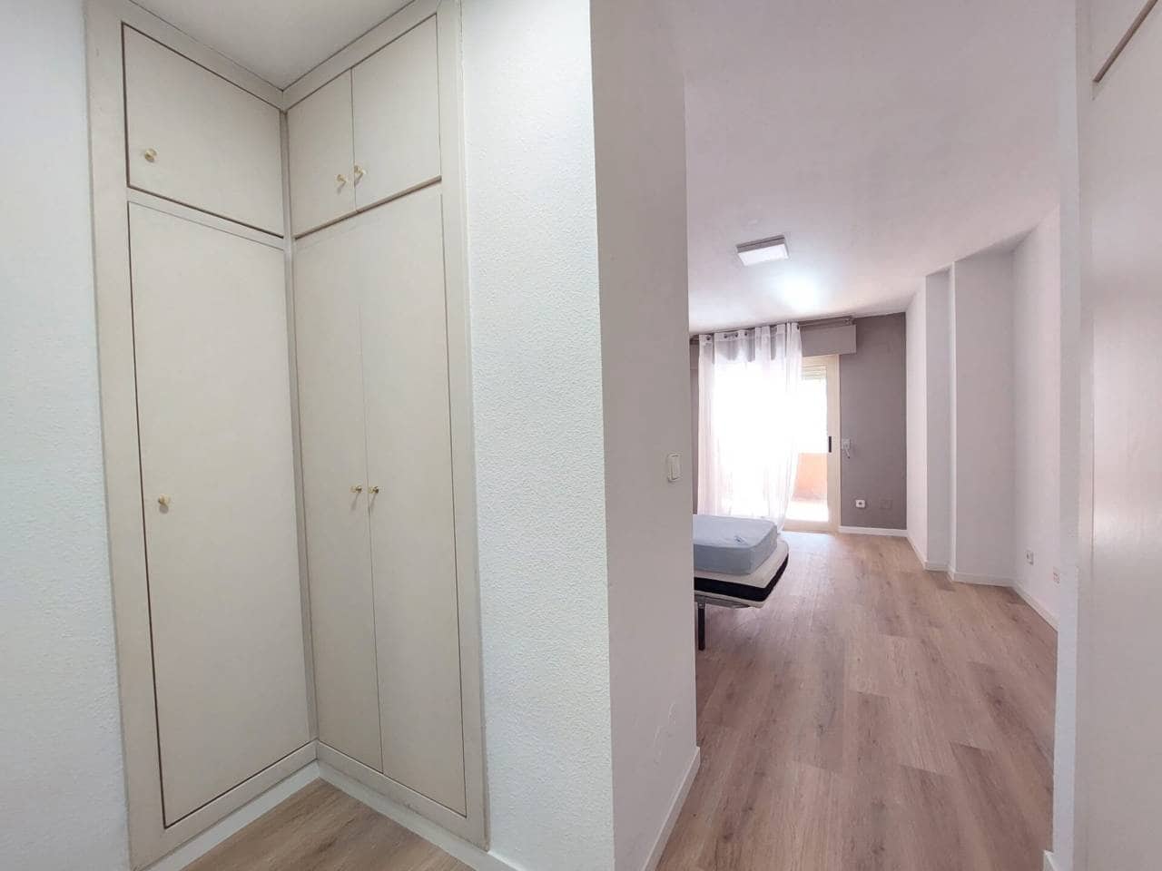 4 bedroom Flat for rent in Alicante / Alacant city - € 1,500 (Ref: 9688464)