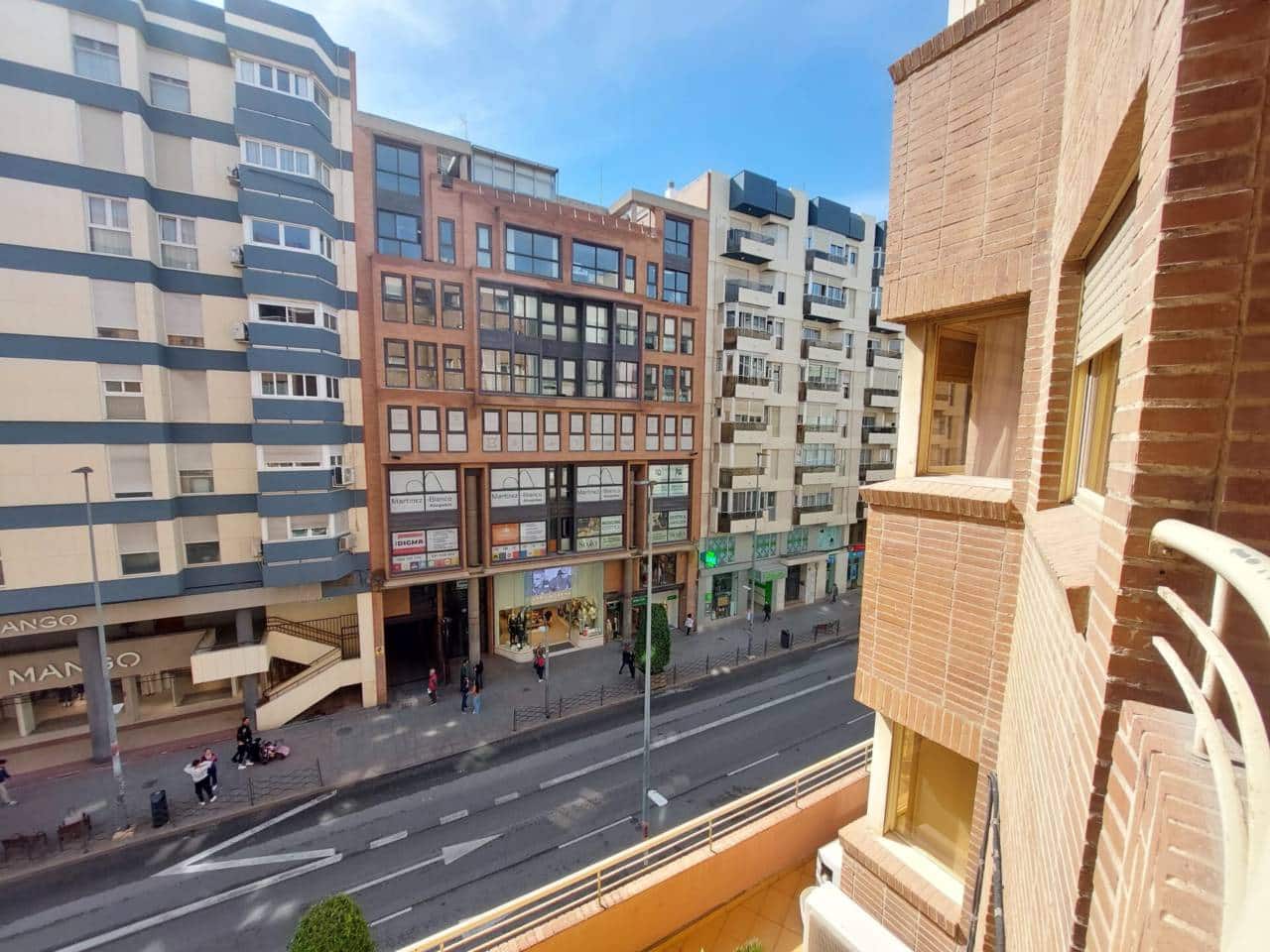 4 bedroom Flat for rent in Alicante / Alacant city - € 1,500 (Ref: 9688464)