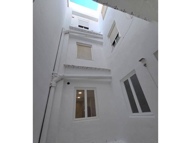 4 sovrum Lägenhet till salu i Alicante stad - 260 000 € (Ref: 9706111)