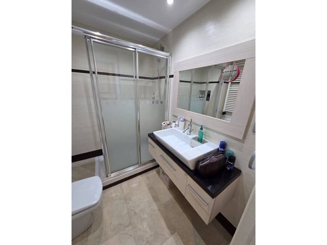 4 soverom Leilighet til leie i Alicante by med svømmebasseng garasje - € 2 300 (Ref: 9720695)