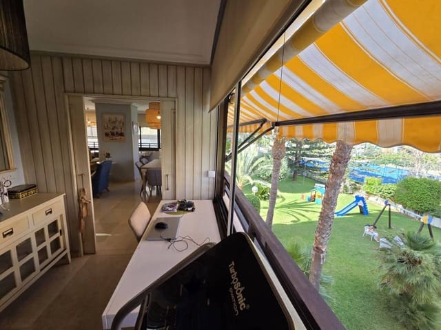 4 soverom Leilighet til leie i Alicante by med svømmebasseng garasje - € 2 300 (Ref: 9720695)