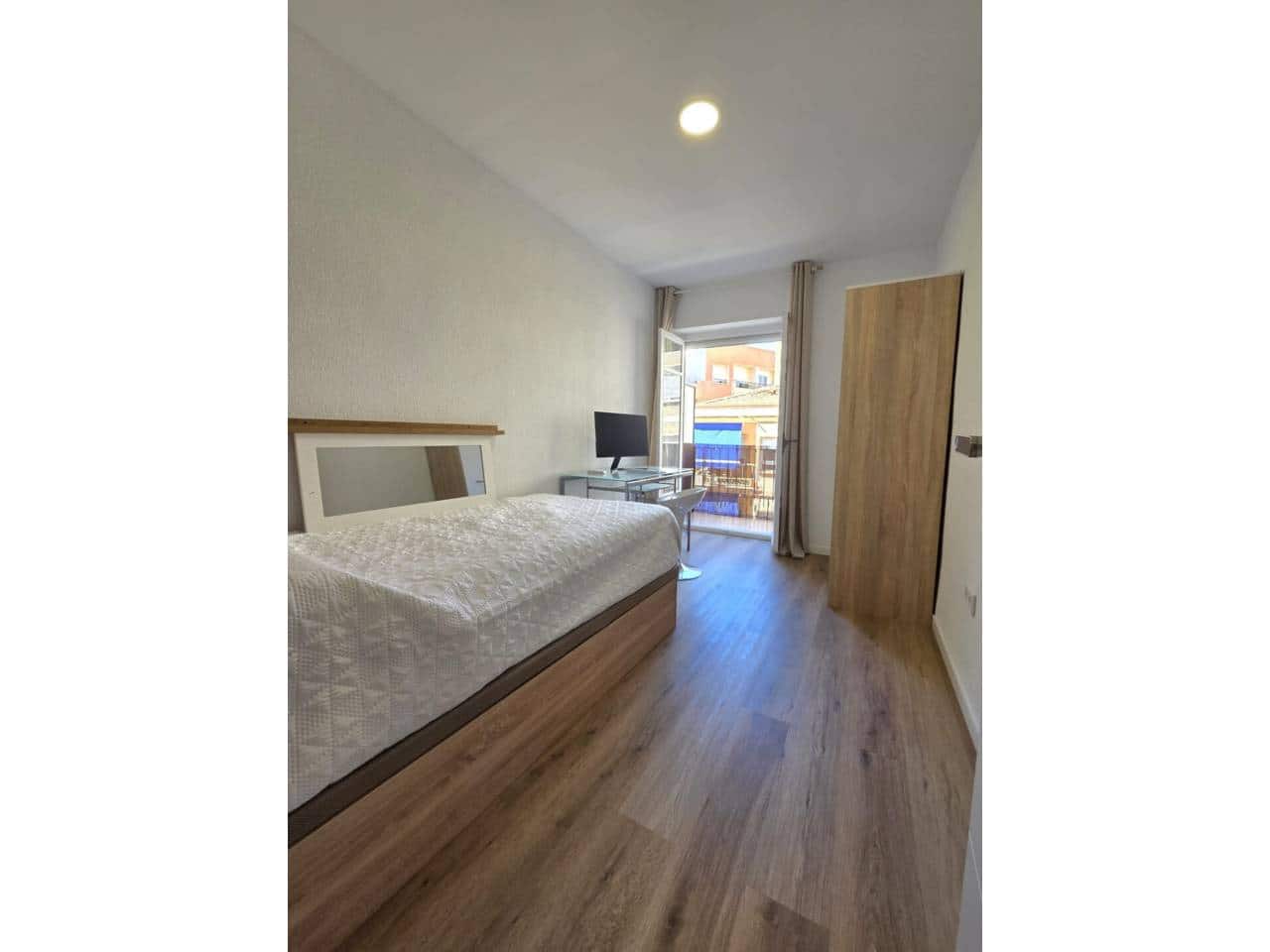 Appartement de 4 chambres à louer à Alicante ville - 1 600 € (Ref: 9720998)