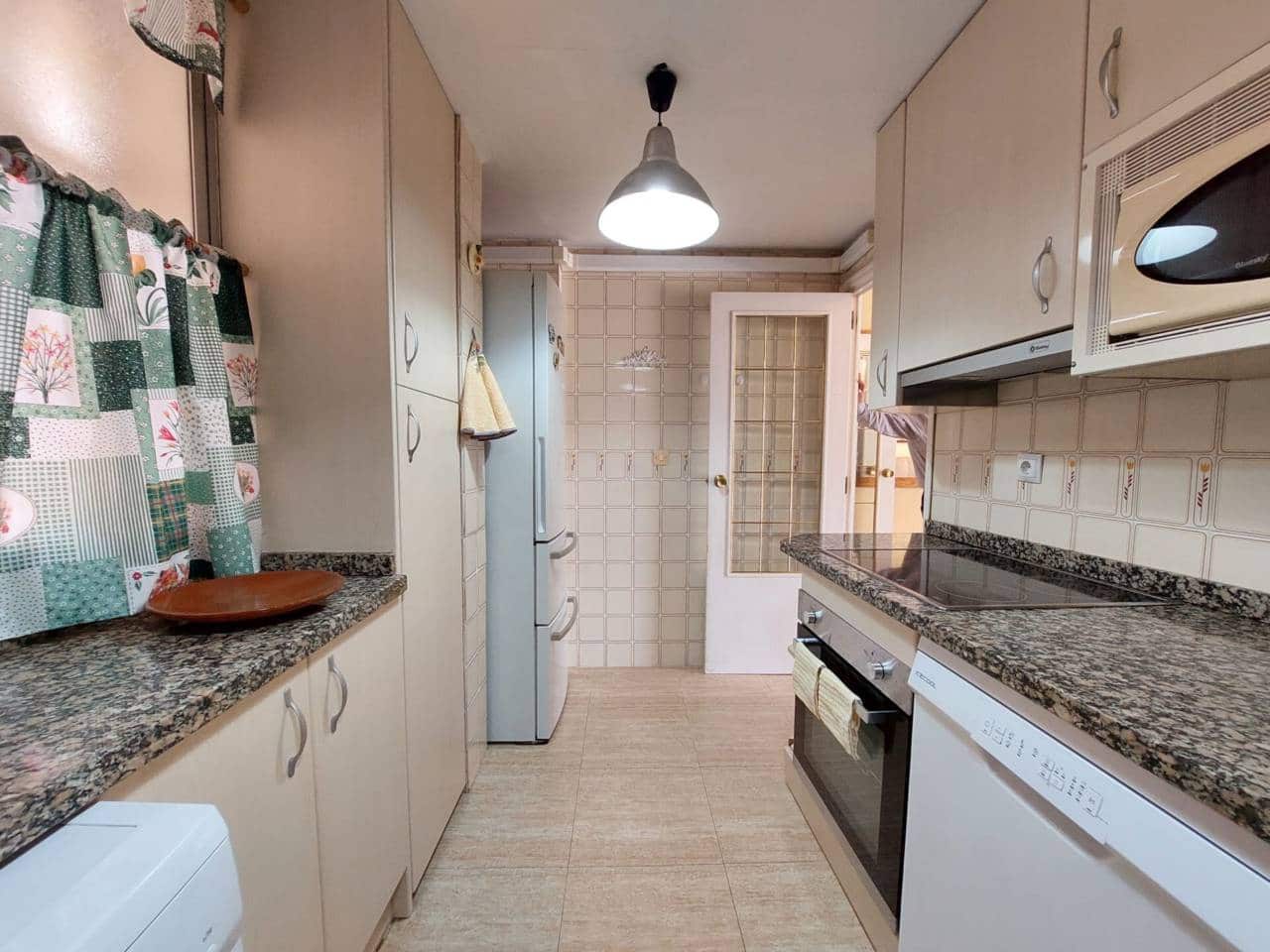 3 bedroom Flat for rent in Alicante / Alacant city with pool garage - € 1,300 (Ref: 9730807)