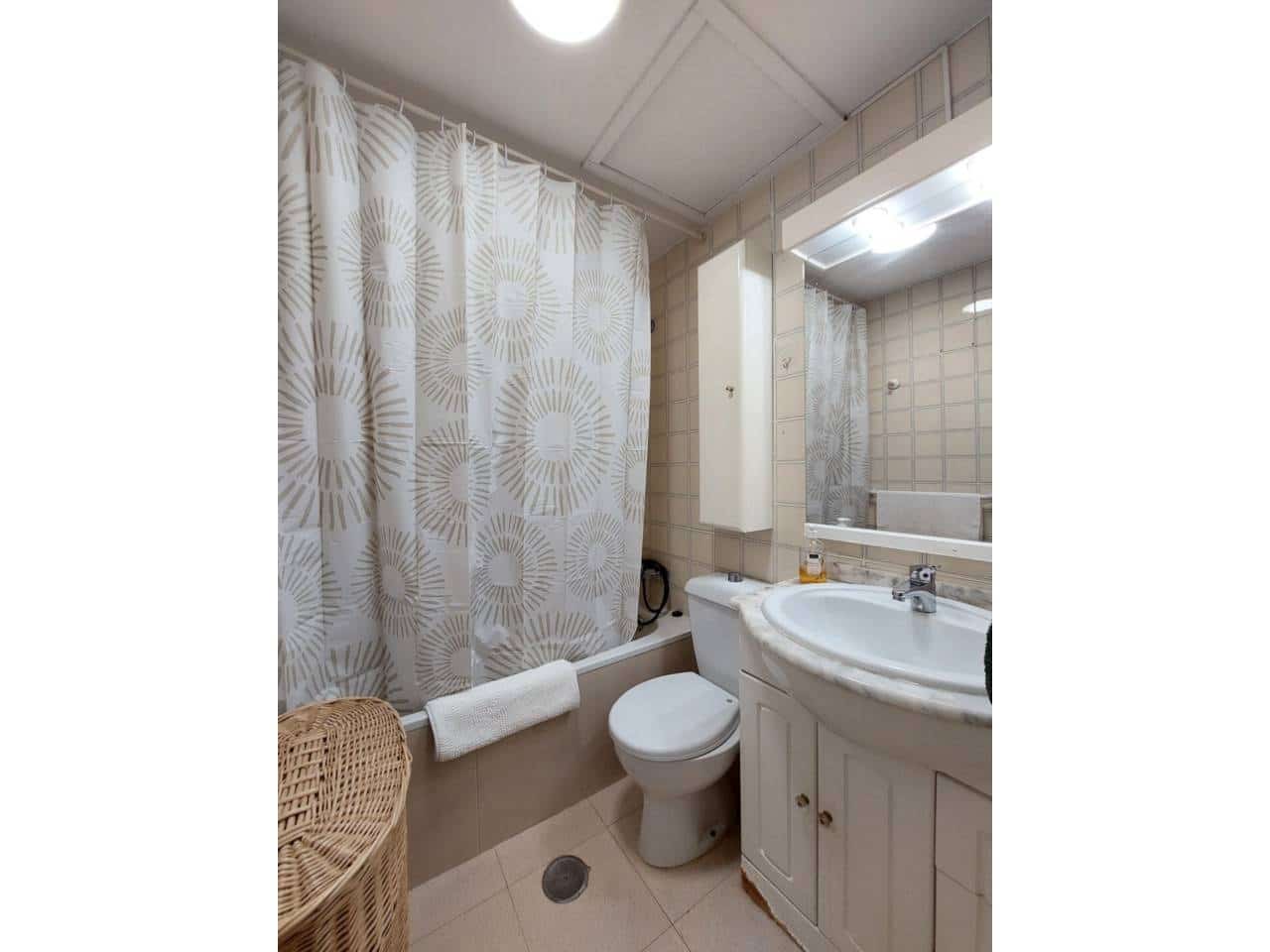 3 bedroom Flat for rent in Alicante / Alacant city with pool garage - € 1,300 (Ref: 9730807)