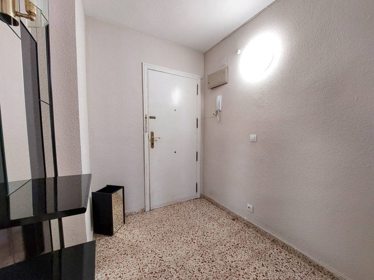 3 bedroom Flat for rent in Alicante / Alacant city with pool garage - € 1,300 (Ref: 9730807)