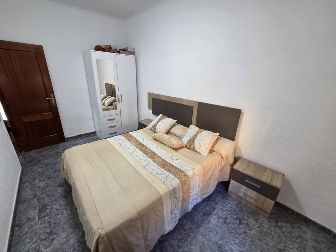 2 slaapkamer Flat te koop in Alicante stad - € 135.000 (Ref: 9771806)
