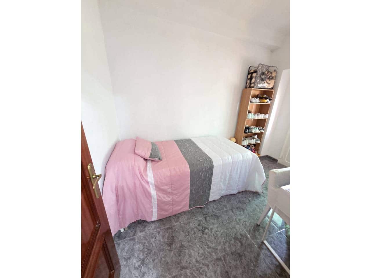 2 slaapkamer Flat te koop in Alicante stad - € 135.000 (Ref: 9771806)