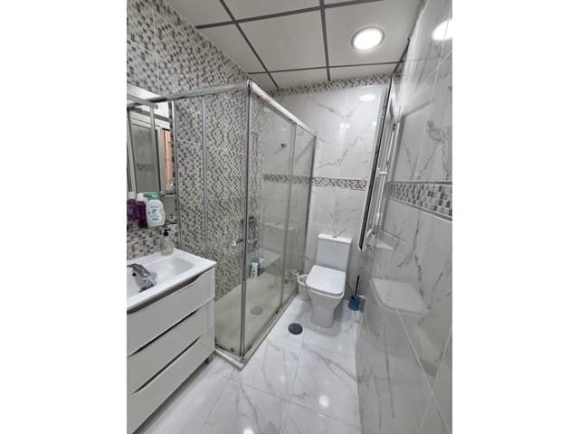 2 slaapkamer Flat te koop in Alicante stad - € 135.000 (Ref: 9771806)