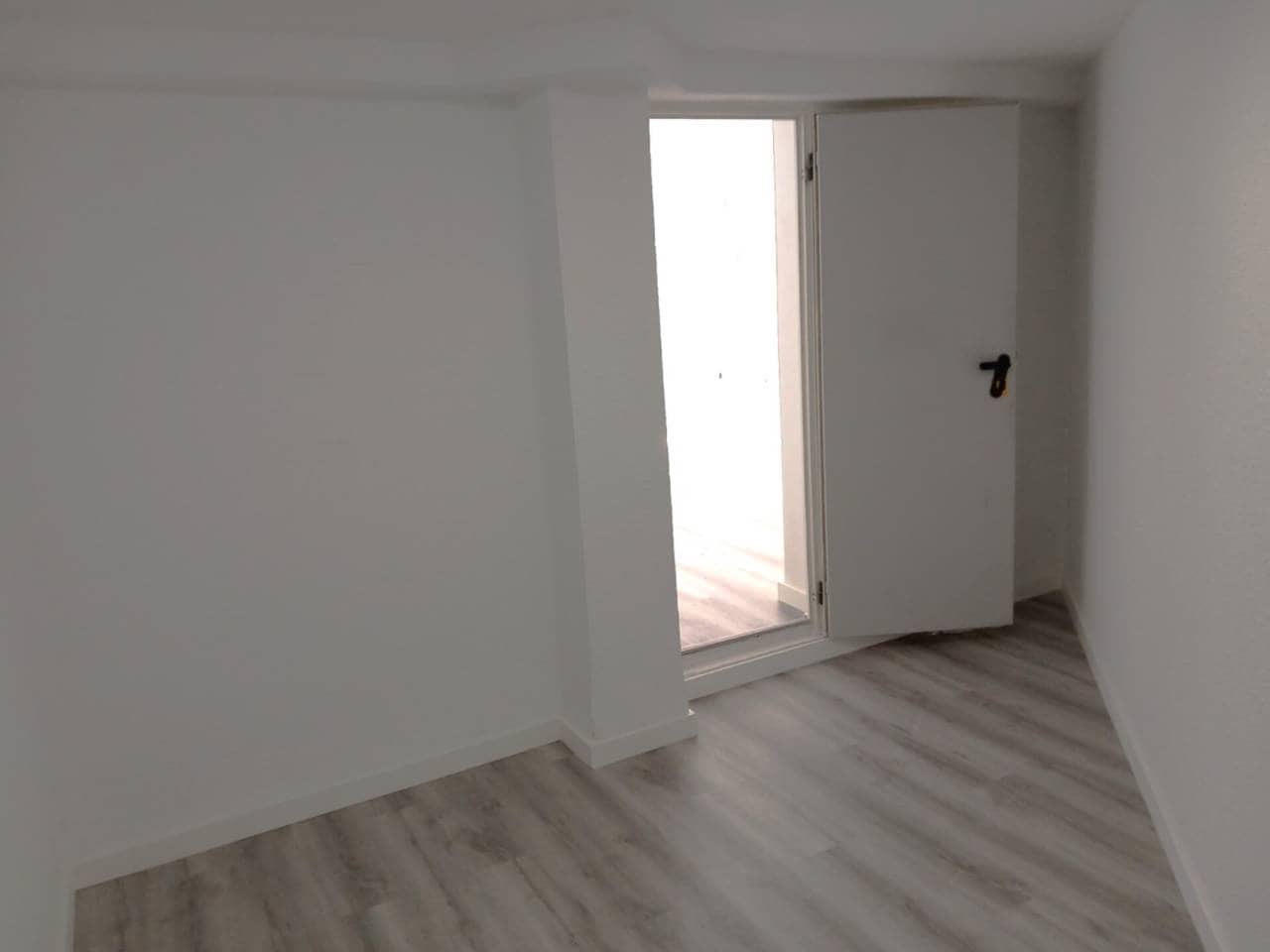 Erhverv til leje i Alicante by - € 800 (Ref: 9793846)