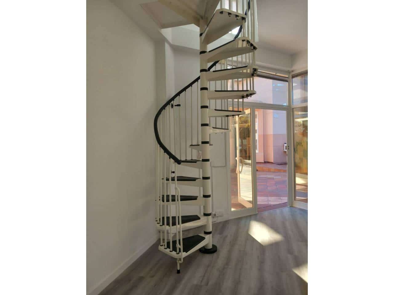 Erhverv til leje i Alicante by - € 800 (Ref: 9793846)