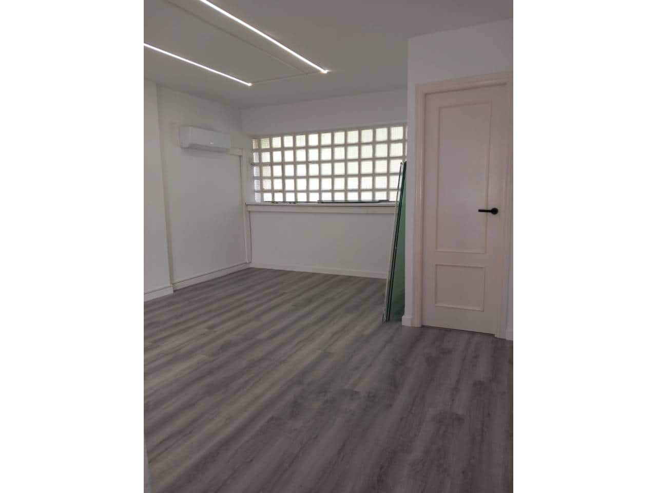 Erhverv til leje i Alicante by - € 800 (Ref: 9793846)