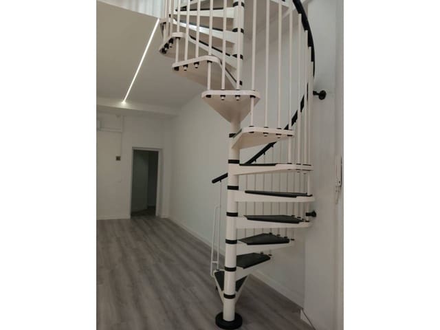 Erhverv til leje i Alicante by - € 800 (Ref: 9793846)