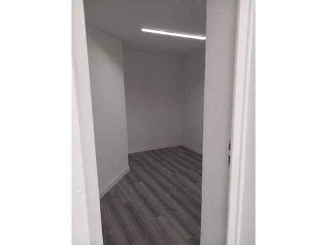 Erhverv til leje i Alicante by - € 800 (Ref: 9793846)