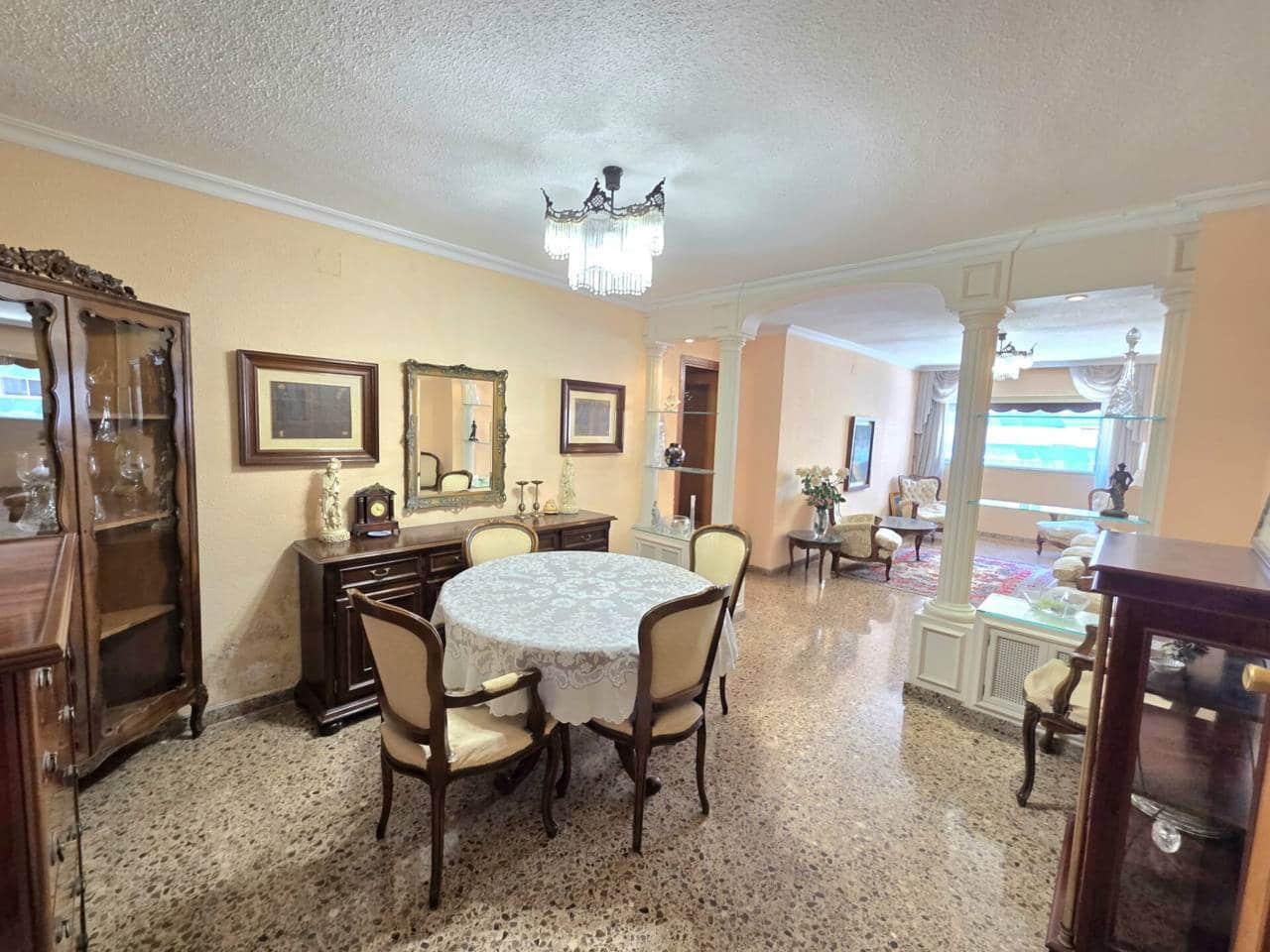 4 slaapkamer Flat te koop in Alicante stad met garage - € 420.000 (Ref: 9793847)