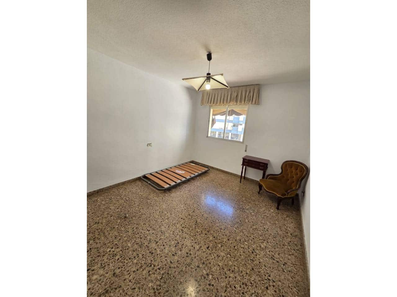 4 slaapkamer Flat te koop in Alicante stad met garage - € 420.000 (Ref: 9793847)