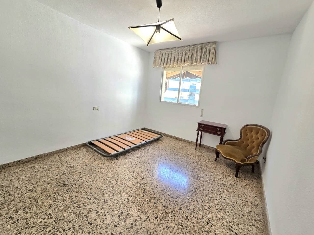 4 slaapkamer Flat te koop in Alicante stad met garage - € 420.000 (Ref: 9793847)