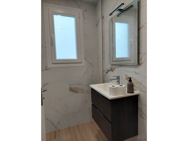 1 quarto Apartamento para arrendar em Alicante cidade - 890 € (Ref: 9816490)