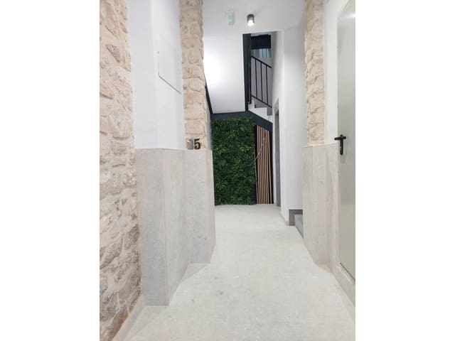 1 quarto Apartamento para arrendar em Alicante cidade - 890 € (Ref: 9816490)