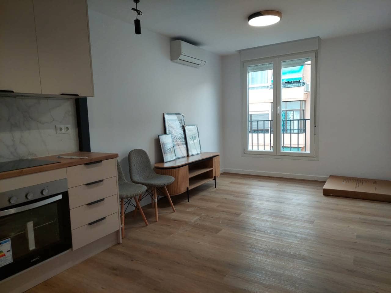 1 slaapkamer Flat te huur in Alicante stad - € 890 (Ref: 9816490)