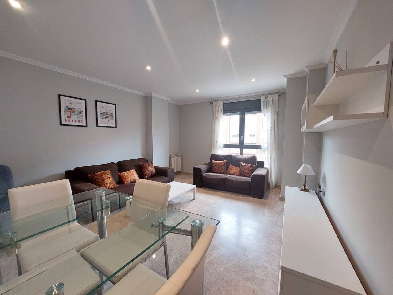 2 slaapkamer Flat te huur in Alicante stad met garage - € 1.000 (Ref: 9835056)