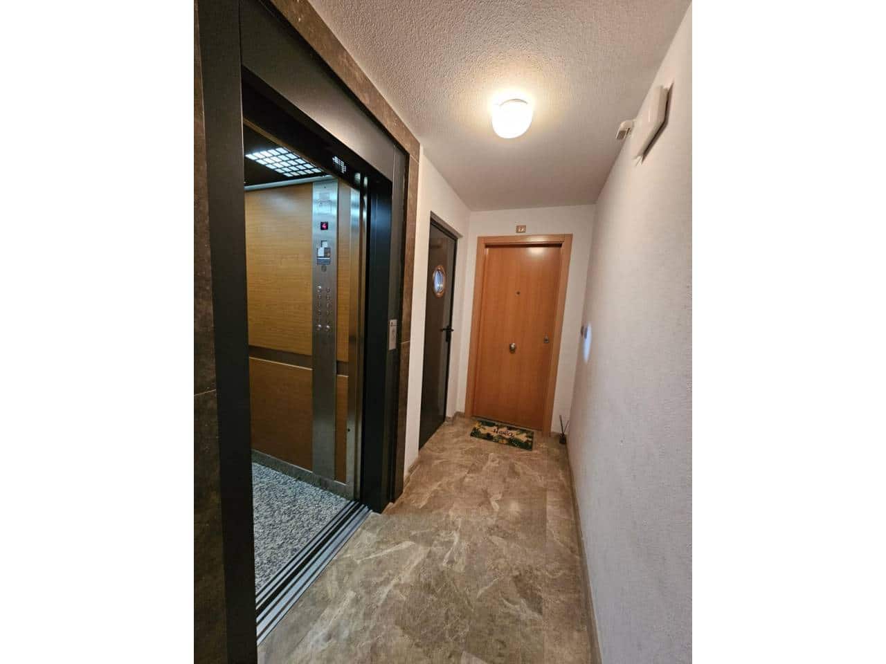 2 slaapkamer Flat te huur in Alicante stad met garage - € 1.000 (Ref: 9835056)