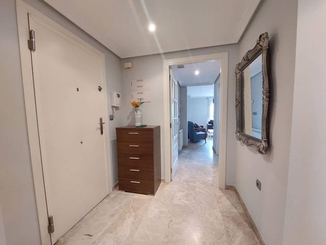 2 slaapkamer Flat te huur in Alicante stad met garage - € 1.000 (Ref: 9835056)