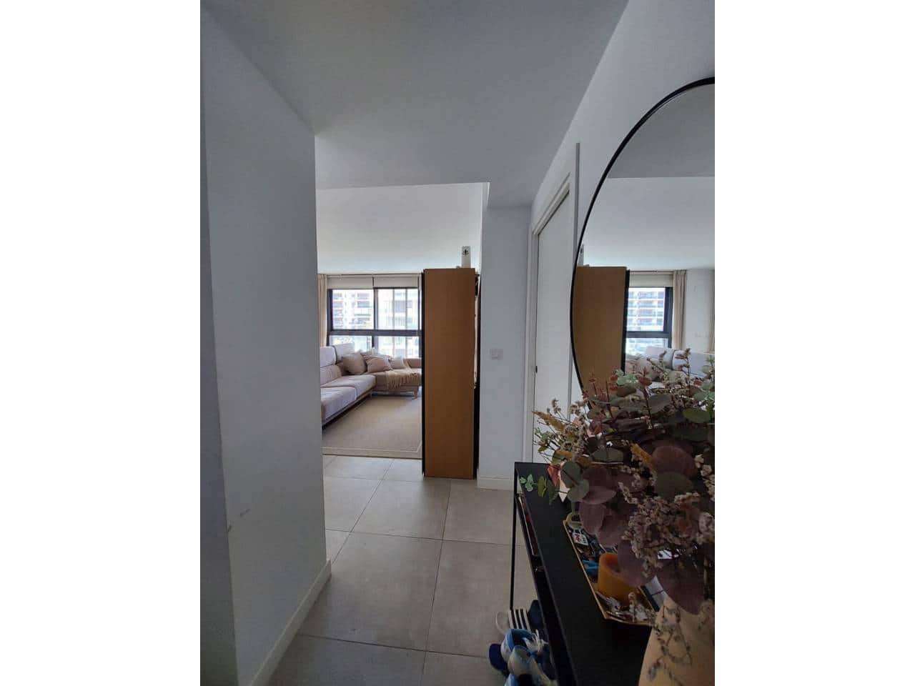2 soverom Leilighet til salgs i Alicante by med svømmebasseng garasje - € 620 000 (Ref: 9861409)