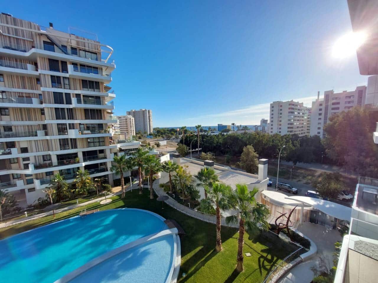 2 soverom Leilighet til salgs i Alicante by med svømmebasseng garasje - € 620 000 (Ref: 9861409)