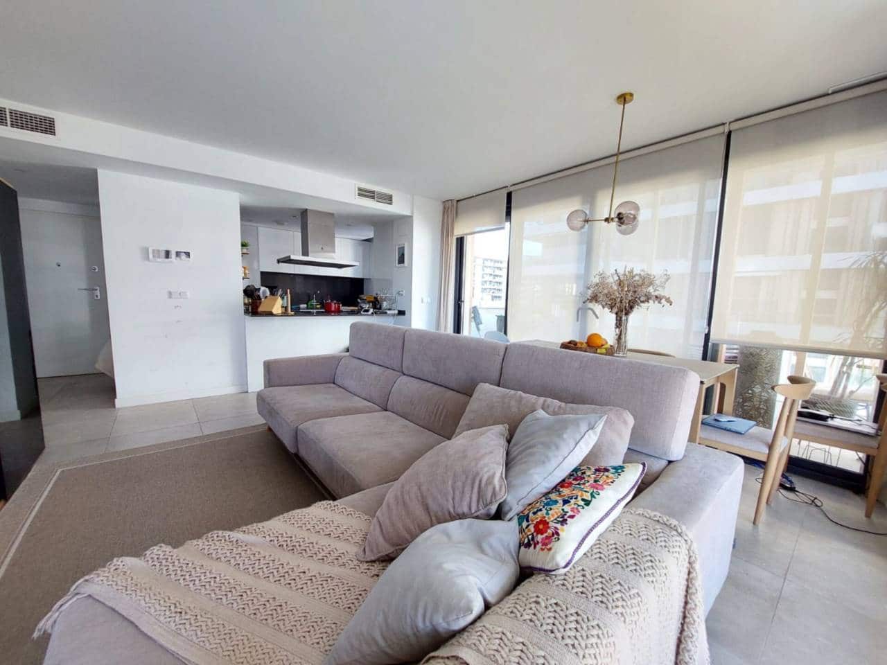 2 soverom Leilighet til salgs i Alicante by med svømmebasseng garasje - € 620 000 (Ref: 9861409)